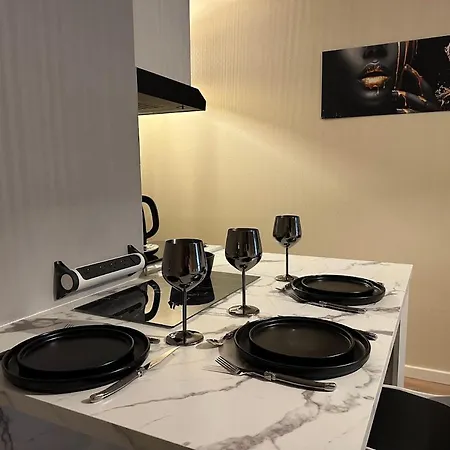 N 02 Halte - Parking Et Acces Petit-dejeuner Daire *